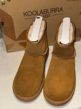 Koolaburra by UGG Classic Mini boots in a chestnut suede colorway S 8 NIB